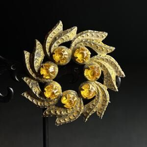 Vintage Gold Tone Leaf Brooch with Amber Rhinestones
